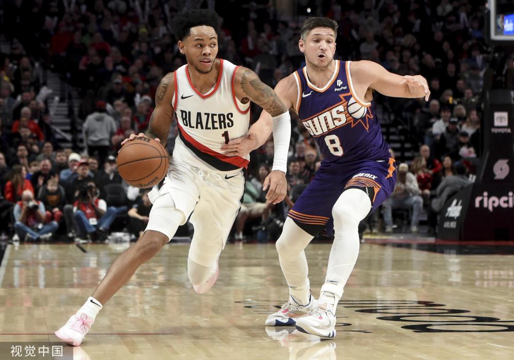 年纪略大的 年纪略大的